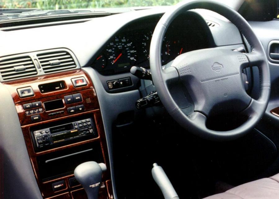  Nissan Maxima QX 1994 года  (UK) (фото 2 из 4)
